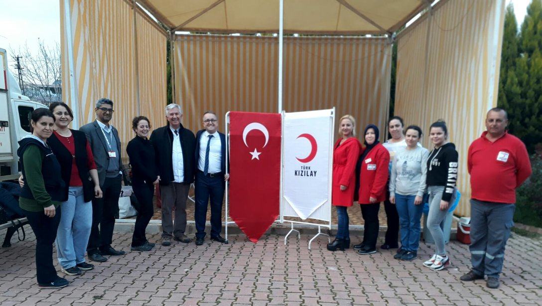Adile Şen Anaokulu´ nda "İzmir Sana Kanım Feda" Projesi Kapsamında "Kan Bağışı Kampanyası" Düzenlendi.