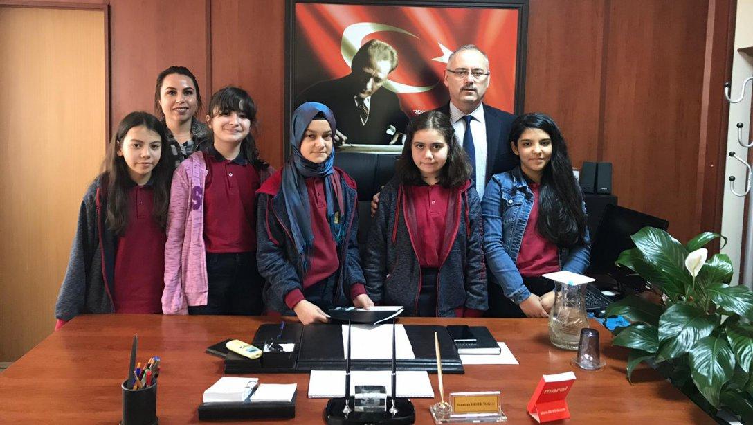 Beydağ Atatürk Ortaokulu Öğrencileri, İlçe Milli Eğitim Müdürümüz Sunullah Desticioğlu İle Röportaj Gerçekleştirdi.