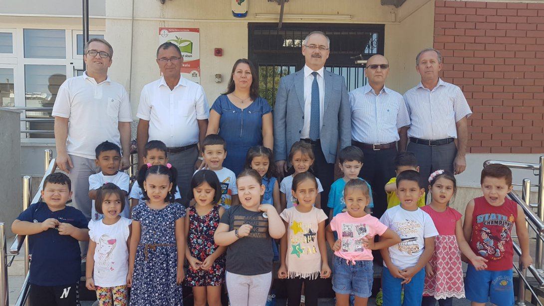 İlçe Milli Eğitim Müdürümüz Sunullah Desticioğlu, 2019-2020 Eğitim Öğretim Yılının İlk Gününde  Adile Şen Anaokulunu Ziyaret Ederek Çocukların Heyecanına Ortak Oldu.