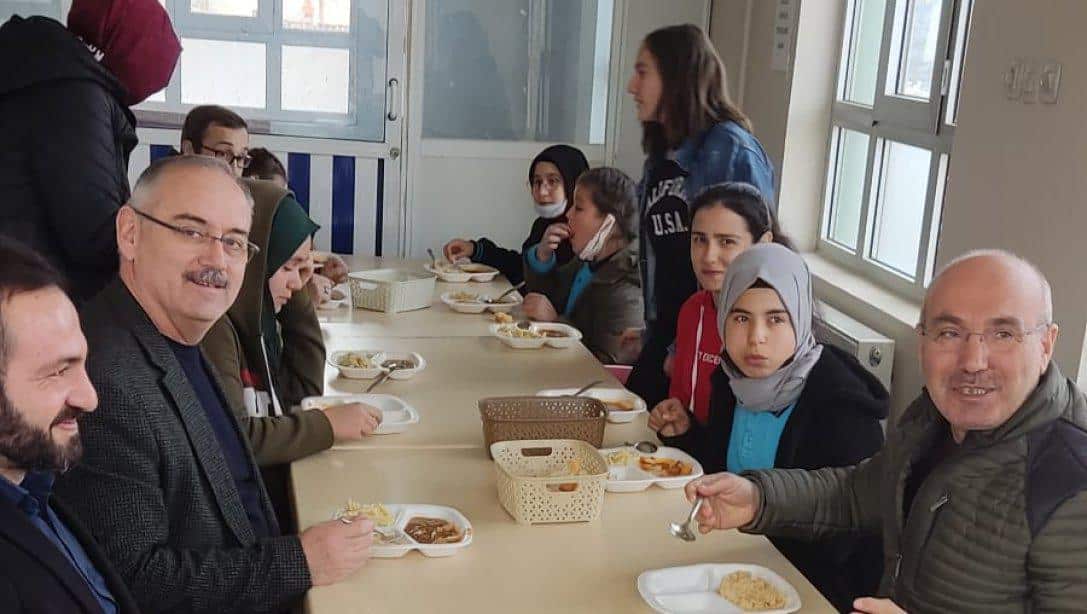 İlçe Milli Eğitim Müdürümüz Sunullah DESTİCİOĞLU'nun Şehit Üsteğmen Mehmet Sakallı Anadolu İmam Hatip Lisesi Ziyareti