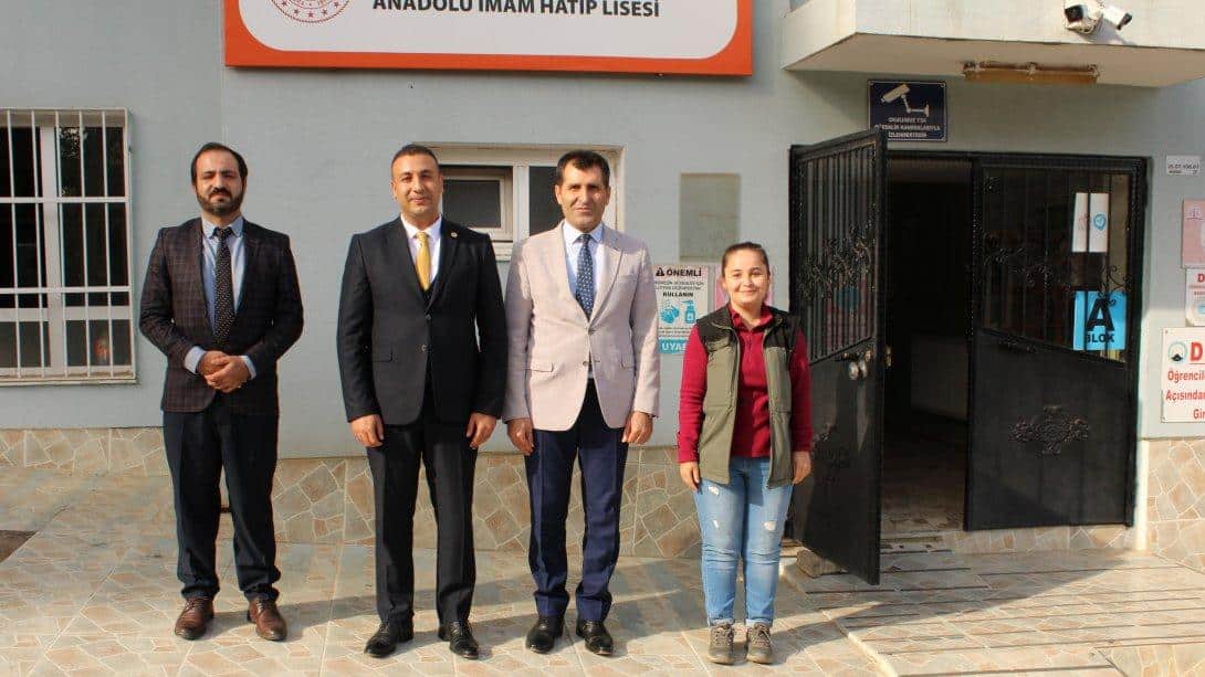 Kaymakamımız Sayın İrem Baha YAĞAN Şehit Üstteğmen Mehmet Sakallı Anadolu İmam Hatip Lisesini ziyaret etti.